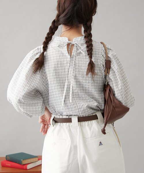 GEVACO(ゲバコ)の「【GEVACO】シアーサッカーギャザースリーブチェック柄ブラウス(シャツ/ブラウス・レディース・ホワイト/ネイビー/レッド・ONE SIZE)」の7枚目の写真