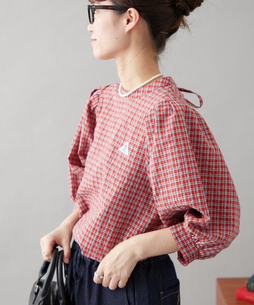 GEVACO(ゲバコ)の「【GEVACO】シアーサッカーギャザースリーブチェック柄ブラウス(シャツ/ブラウス・レディース・ホワイト/ネイビー/レッド・ONE SIZE)」の17枚目の写真