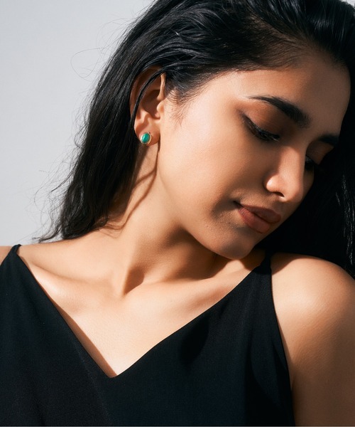 Jewel closet by L&Co.(ジュエルクローゼットバイエルアンドコー)の「K10 カラーストーン ピアス(ピアス(両耳用)・レディース・モスグリーン・FREE)」の2枚目の写真