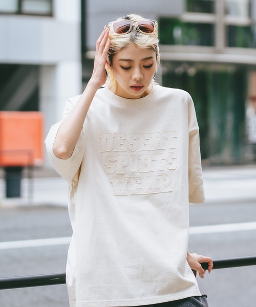 UNIIT(ユニット)の「【DESERT SPORTSWEAR:デザートスポーツウェア】ブランドロゴ Tシャツ(Tシャツ/カットソー・メンズ・ブラウン/スミクロ/アイボリー・MEDIUM/LARGE/X-LARGE)」の8枚目の写真