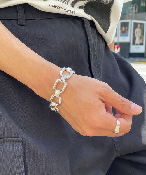 CIAOPANIC（チャオパニック）の「ボリュームスクエアチェーンブレスレット（ブレスレット・レディース・シルバー・FREE）」の3枚目の写真