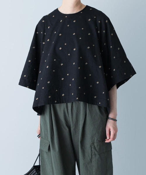 かぐれ（カグレ）の「小花刺繍フレアブラウス（シャツ/ブラウス）」 - WEAR