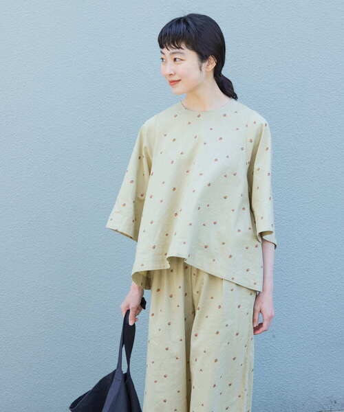 かぐれ / かぐれ 小花刺繍フレアブラウス セール】小花刺繍フレアブラウス（シャツ/ブラウス）｜かぐれ