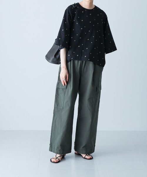 かぐれ（カグレ）の「小花刺繍フレアブラウス（シャツ/ブラウス）」 - WEAR