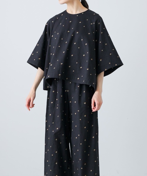 かぐれ（カグレ）の「小花刺繍フレアブラウス（シャツ/ブラウス）」 - WEAR