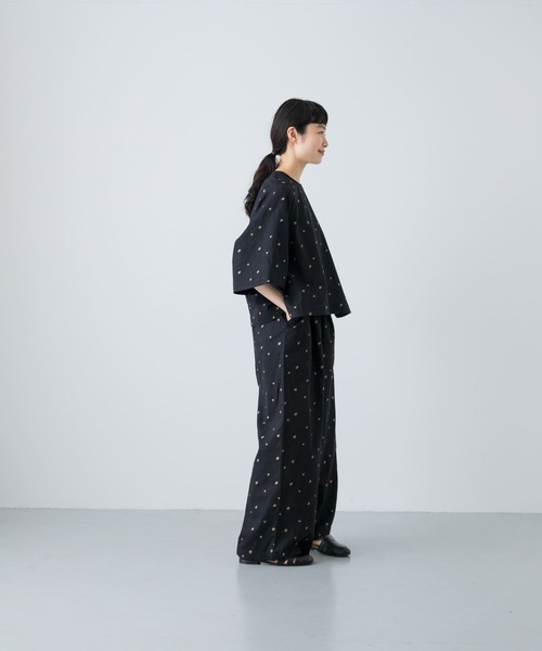 かぐれ / かぐれ 小花刺繍フレアブラウス セール】小花刺繍フレアブラウス（シャツ/ブラウス）｜かぐれ