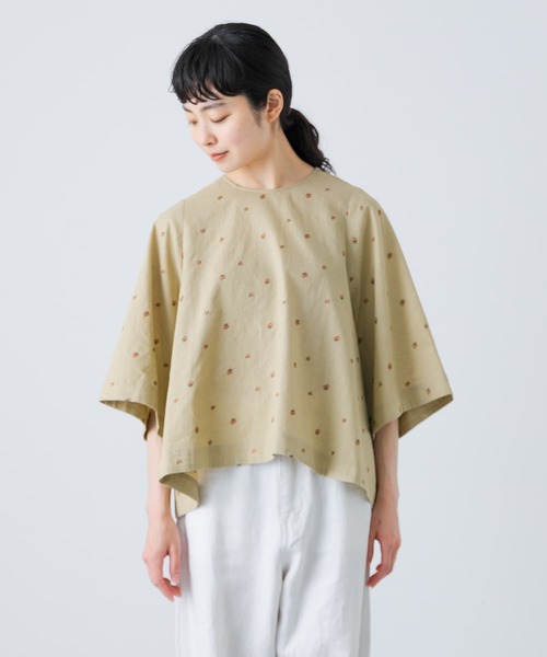 【かぐれ】小花刺繍フレアブラウス セール】小花刺繍フレアブラウス（シャツ/ブラウス）｜かぐれ