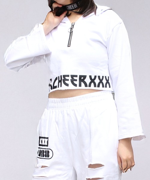 CHEER（チアー）の「ワイドスリーブショート丈ハーフジップパーカー（パーカー・レディース・ブルー/グリーン/オフホワイト/ブラック・M/L/S）」の2枚目の写真