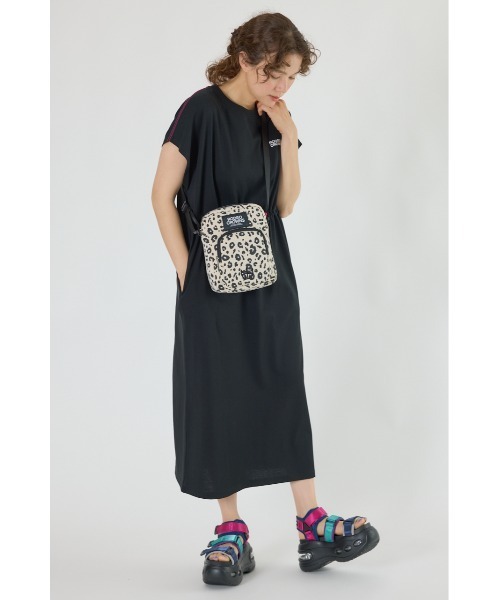 RODEO CROWNS WIDE BOWL（ロデオクラウンズワイドボウル）の「ネオプレーンクロスボディバッグ（ボディバッグ/ウエストポーチ・レディース・ホワイト系その他/ブラック/グレー・FREE）」の4枚目の写真