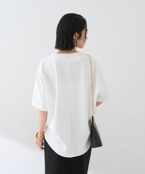 Rouge vif（ルージュヴィフ）の「【接触冷感】ストレッチダンボール半袖プルオーバー（シャツ/ブラウス・レディース・オフホワイト/スミクロ・フリー）」の8枚目の写真