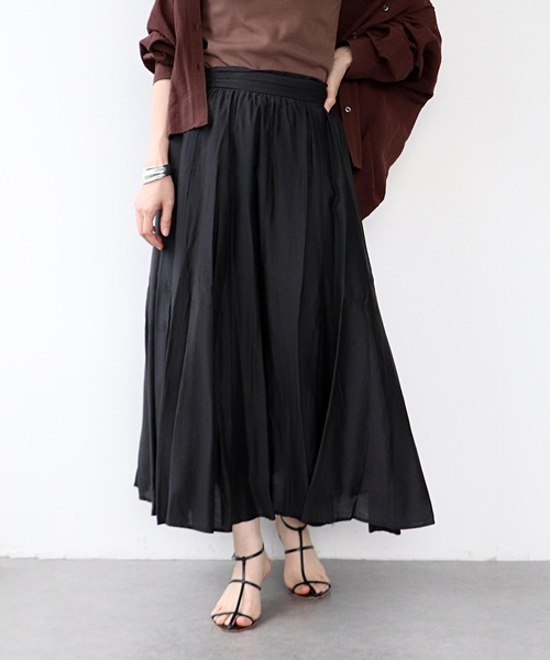 Jines(ジネス)の「シルキーローンフレアースカート【セットアップ可】(スカート・レディース・ブラック/ブラウン/パープル・38)」の2枚目の写真