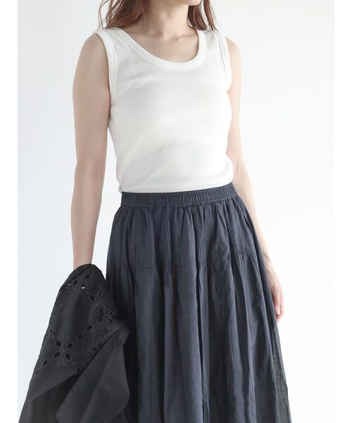 FIKA.(フィーカ)の「Pin tuck cotton skirt(スカート・レディース・オフホワイト/ブラック・MEDIUM)」の7枚目の写真