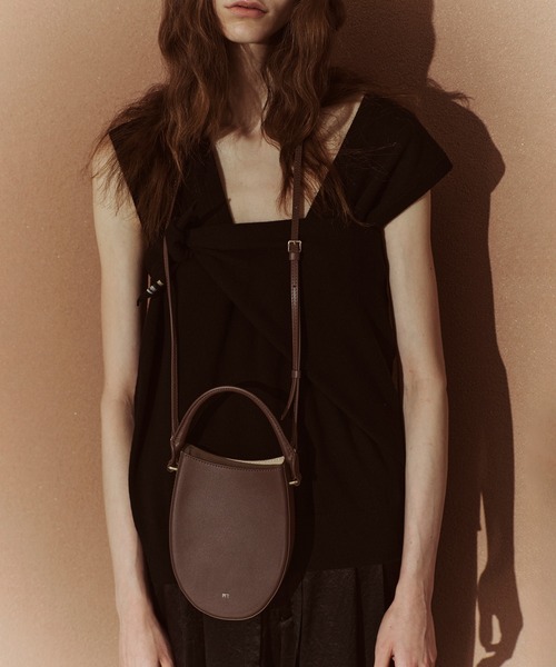 ADAM ET ROPE'（アダムエロペ）の「【PFT】Tamago Small ポシェット（ハンドバッグ・レディース・ブラウン/ホワイト/キャメル・FREE）」の3枚目の写真