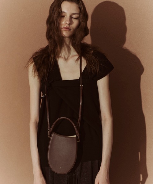 ADAM ET ROPE'（アダムエロペ）の「【PFT】Tamago Small ポシェット（ハンドバッグ・レディース・ブラウン/ホワイト/キャメル・FREE）」の5枚目の写真