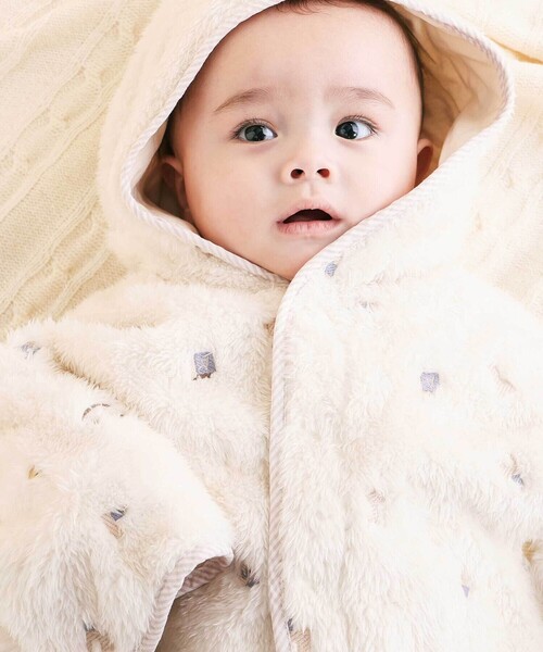 SLAP SLIP BABY(スラップスリップベビー)の「【お揃い】フード付き総柄刺しゅうもこもこボアマントベビー(50~90cm)(その他ベビーウェア・キッズ・オフホワイト/ピンク・FREE)」の3枚目の写真