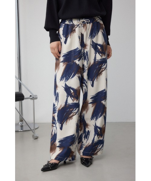 AZUL by moussy(アズールバイマウジー)の「パッチポケットウエストイージーパンツ(スラックス・レディース・ブラック系その他/ブラック/ホワイト系その他/ブラウン・SMALL/MEDIUM)」の2枚目の写真