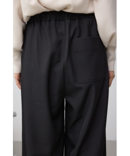 AZUL by moussy(アズールバイマウジー)の「パッチポケットウエストイージーパンツ(スラックス・レディース・ブラック系その他/ブラック/ホワイト系その他/ブラウン・SMALL/MEDIUM)」の22枚目の写真