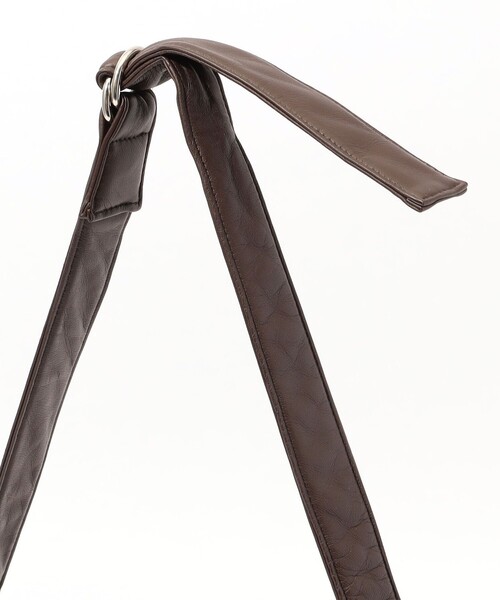 TOMORROWLAND （トゥモローランド）の「Bucket Buggage Puff Pillow ショルダーバッグ（バックパック/リュック・レディース・ダークブラウン/ブラック・FREE）」の7枚目の写真