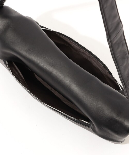 TOMORROWLAND （トゥモローランド）の「Bucket Buggage Puff Pillow ショルダーバッグ（バックパック/リュック・レディース・ダークブラウン/ブラック・FREE）」の14枚目の写真