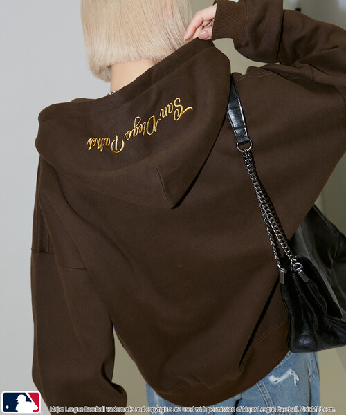MLB(メジャーリーグベースボール)の「MLB/メジャーリーグベースボール 別注 SWEAT ZIP HOODIE/ジップアップパーカー(限定展開)(パーカー・メンズ・アッシュグレー/ブラウン/ブラック・LARGE/MEDIUM/SMALL)」の3枚目の写真