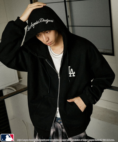 MLB(メジャーリーグベースボール)の「MLB/メジャーリーグベースボール 別注 SWEAT ZIP HOODIE/ジップアップパーカー(限定展開)(パーカー・メンズ・アッシュグレー/ブラウン/ブラック・LARGE/MEDIUM/SMALL)」の8枚目の写真