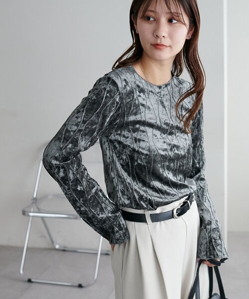 DISCOAT(ディスコート)の「【WEB限定】なみなみベロアプルオーバー(Tシャツ/カットソー・レディース・チャコールグレー/ブラック/ピンク/アイボリー・FREE)」の17枚目の写真