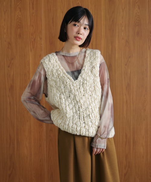 Bou Jeloud(ブージュルード)の「ハンドニットVベスト(ベスト・レディース・ブラック/グレー/オフホワイト・38)」の6枚目の写真