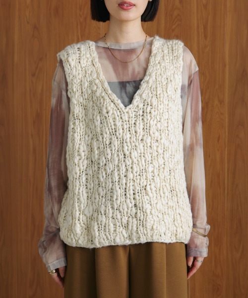 Bou Jeloud(ブージュルード)の「ハンドニットVベスト(ベスト・レディース・ブラック/グレー/オフホワイト・38)」の15枚目の写真