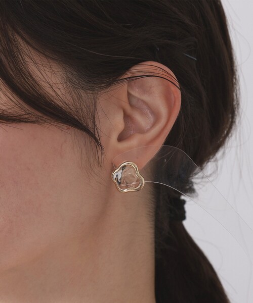 OPAQUE.CLIP（オペークドットクリップ）の「クリアカラーニュアンスピアス（ピアス（両耳用）・レディース・シルバー/ゴールド・00）」の7枚目の写真