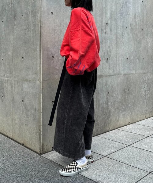 SOUNDSGOOOOD（サウンズグッド）の「【SOUNDS GOOOOD】製品染めコーデュロイベルテッドクロップドスケーターパンツ（その他パンツ・レディース・ブラック・ONE SIZE）」の4枚目の写真