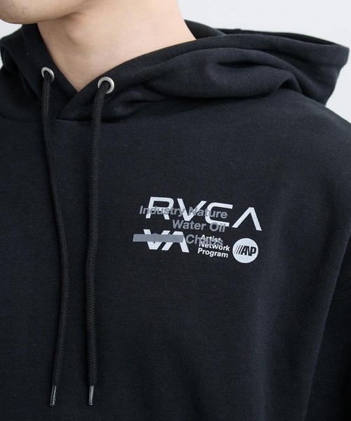 RVCA（ルーカ）の「RVCA メンズ OVER PRINT HD パーカー 【2025年秋冬モデル】/ルーカバックプリントプルオーバーパーカー・フーディー（パーカー・メンズ・ヘザーグレー/ブラック・SMALL/MEDIUM/LARGE/X-LARGE）」の5枚目の写真