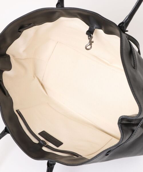 Scrap Book（スクラップブック）の「【MARGESHERWOOD】GRANDMA BAG LARGE_black pull-up（ショルダーバッグ・レディース・ブラック・FREE）」の4枚目の写真