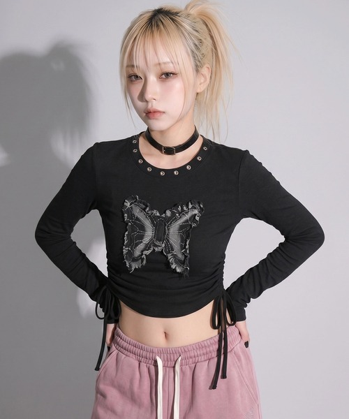 .KOM(ドットコム)の「『.KOM/ドットケーオーエム』バタフライアップリケサイドギャザー長袖Tシャツ【GC】(Tシャツ/カットソー・レディース・ブラック/ホワイト/グレー・FREE)」の6枚目の写真
