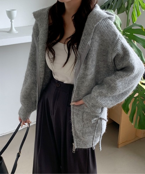 Maison Calme（メゾンカルム）の「ふんわりニットダブルジップアップフードパーカー　リボンポケット（ニット/セーター・レディース・ネイビー/ホワイト/グレー・F）」の16枚目の写真