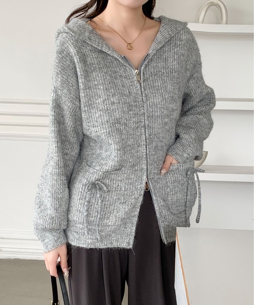 Maison Calme（メゾンカルム）の「ふんわりニットダブルジップアップフードパーカー　リボンポケット（ニット/セーター・レディース・ネイビー/ホワイト/グレー・F）」の18枚目の写真