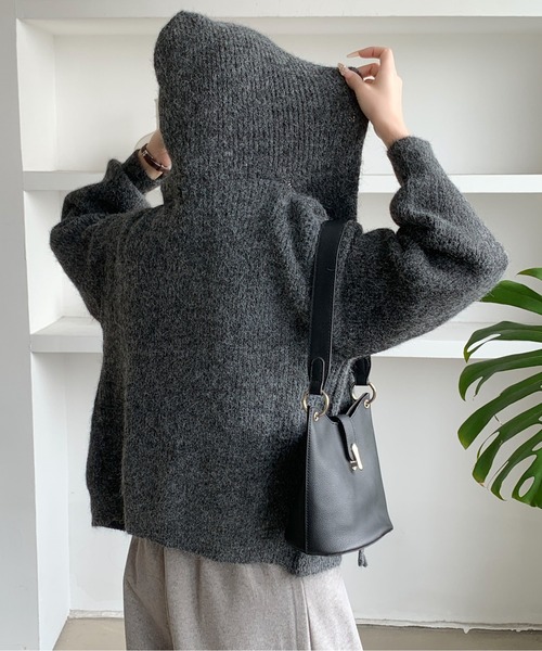 Maison Calme（メゾンカルム）の「ふんわりニットダブルジップアップフードパーカー　リボンポケット（ニット/セーター・レディース・ネイビー/ホワイト/グレー・F）」の8枚目の写真