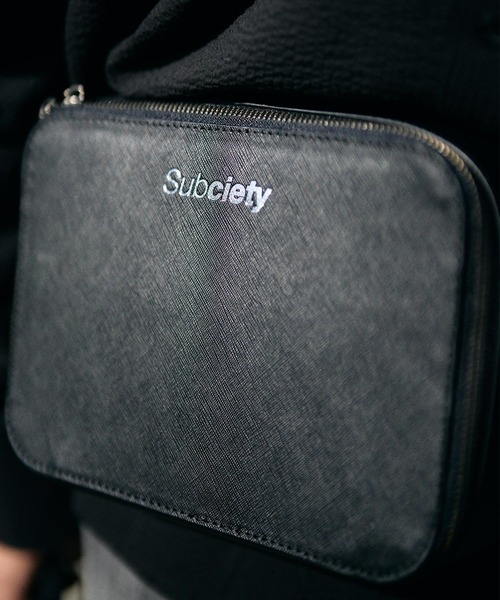 Subciety（サブサエティ）の「Leather shoulder bag（ショルダーバッグ・メンズ・ブラック/レッド・FREE）」の15枚目の写真