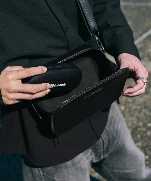 Subciety（サブサエティ）の「Leather shoulder bag（ショルダーバッグ・メンズ・ブラック/レッド・FREE）」の17枚目の写真