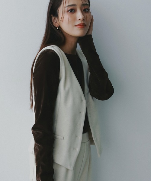 AJUGA.(アジュガ)の「フェルトニットVネックジレ(ベスト・レディース・ブラウン/ベージュ・S/M)」の15枚目の写真
