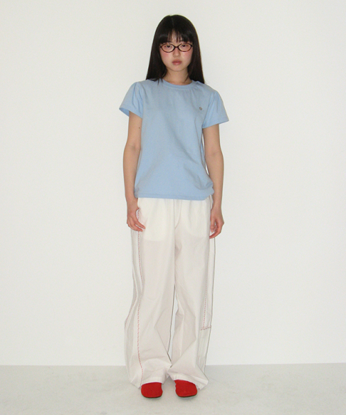 RONRON(ロンロン)の「PUFF SHIRRING SHORT SLEEVE T SHIRT SOFT BLUE(Tシャツ/カットソー・レディース・その他・FREE)」の2枚目の写真