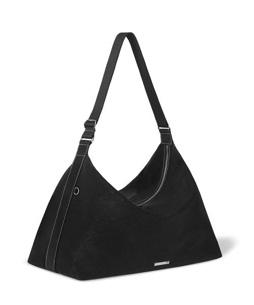 FENNEC(フェネック)の「ROOMY HOBO BAG - NUBUCK BLACK(メッセンジャーバッグ・レディース・その他・FREE)」の8枚目の写真