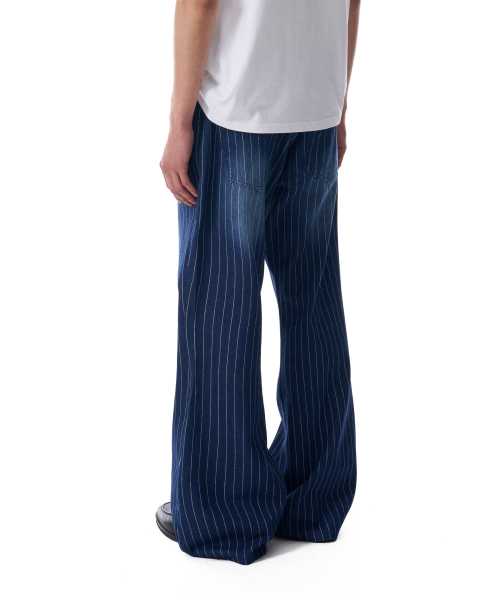 AAKAM(アーカム)の「Striped Flare Denim Pants (Blue)(デニムパンツ・レディース・その他・1/2)」の3枚目の写真