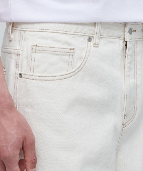 MUSINSA STANDARD（ムシンサスタンダード）の「コントラストステッチレギュラーフィットデニムパンツ[クリーム]（デニムパンツ・メンズ・その他・28/29/32/30/31/33/26/27/40/38/42/36/34）」の5枚目の写真