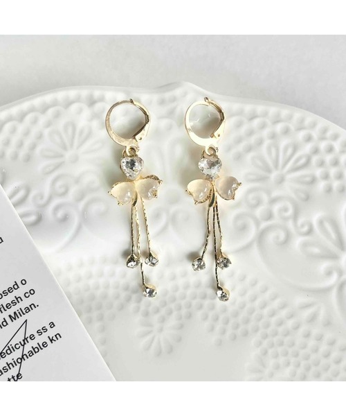 tone(トーン)の「【88eighty-eight】ゆらゆら三つ葉ビジューフープピアス【import】(MA)(ピアス(両耳用)・レディース・ゴールド・FREE)」の3枚目の写真
