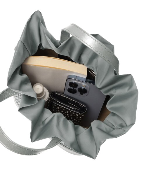 HIROKO HAYASHI（ヒロコハヤシ）の「GIRASOLE（ジラソーレ）2wayショルダーバッグ（ショルダーバッグ・レディース・シルバー/ブラック系・00）」の12枚目の写真