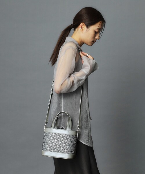 HIROKO HAYASHI（ヒロコハヤシ）の「GIRASOLE（ジラソーレ）2wayショルダーバッグ（ショルダーバッグ・レディース・シルバー/ブラック系・00）」の22枚目の写真