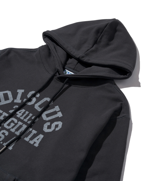 DISCUS ATHLETIC(ディスカス アスレチック)の「ヘビーウェイトレギュラーフィットナンバーフードパーカーウォッシュドブラック(パーカー・レディース・その他・LARGE/MEDIUM/X-LARGE)」の3枚目の写真