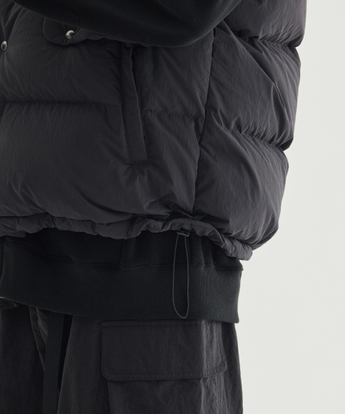 COVERNAT(カバーナット)の「ユーティリティダウンベスト ダークブルー(ダウンベスト・レディース・その他・LARGE/X-LARGE/XX-LARGE/SMALL/MEDIUM)」の9枚目の写真