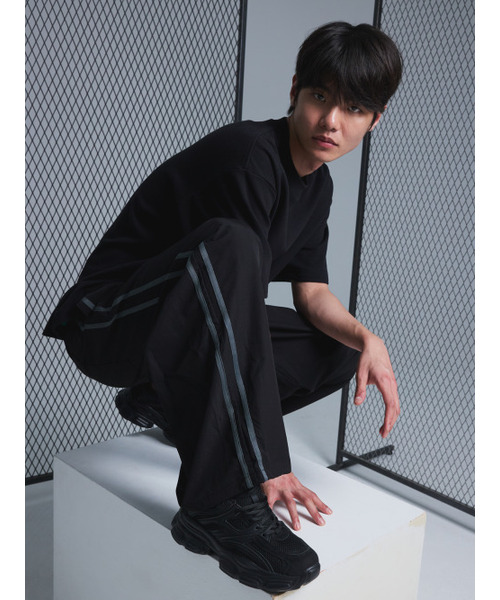 BUTTON SEOUL（ボタンソウル）の「[裏地バージョン] ベーシックラインナイロンストリングパンツ (ブラック)（スウェットパンツ・メンズ・その他・LARGE/MEDIUM/SMALL/X-SMALL/X-LARGE）」の5枚目の写真