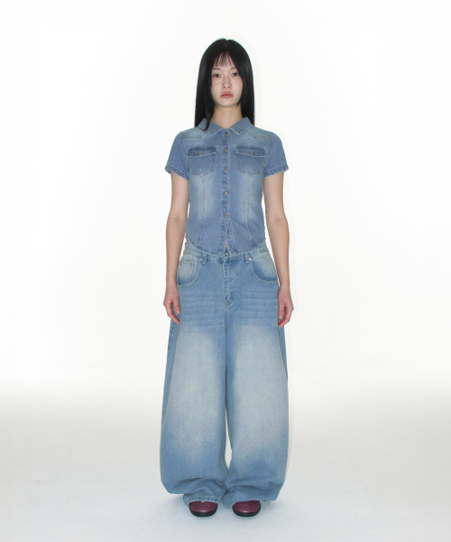 AMESWORLDWIDE（アメスワールドワイド）の「OVERFIT STITCH DENIM PANTS LIGHT BLUE（デニムパンツ・レディース・その他・SMALL/MEDIUM/LARGE）」の3枚目の写真
